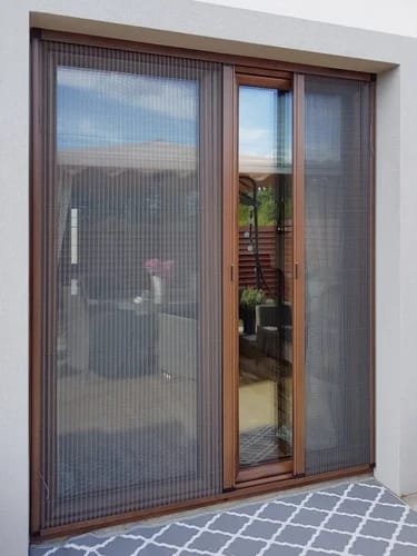 Wooden frame pleated net